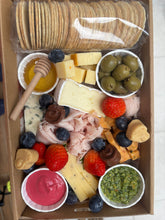 Load image into Gallery viewer, Platters