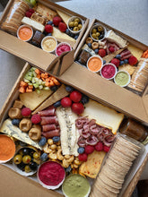 Load image into Gallery viewer, Platters